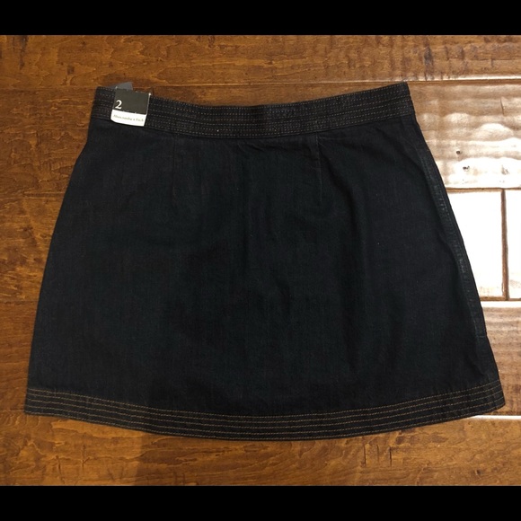 Dark Blue Jean Zip Up Skirt - Picture 2 of 3